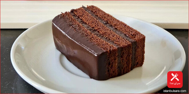 کیک شکلاتی لایه ای