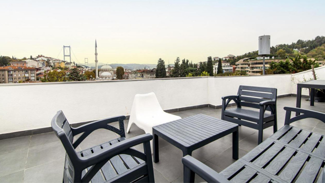 Sleek House with a Lovely Terrace in Besiktas 